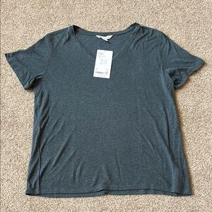 NWT Athleta Getaway V-Neck Tee - Eden Blue - Size M